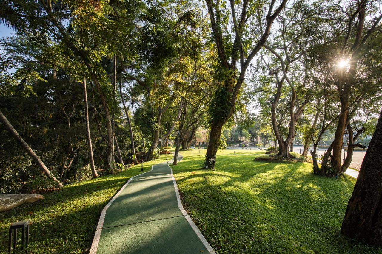The Heritage Chiang Rai Hotel And Convention Екстер'єр фото San Isidro Park