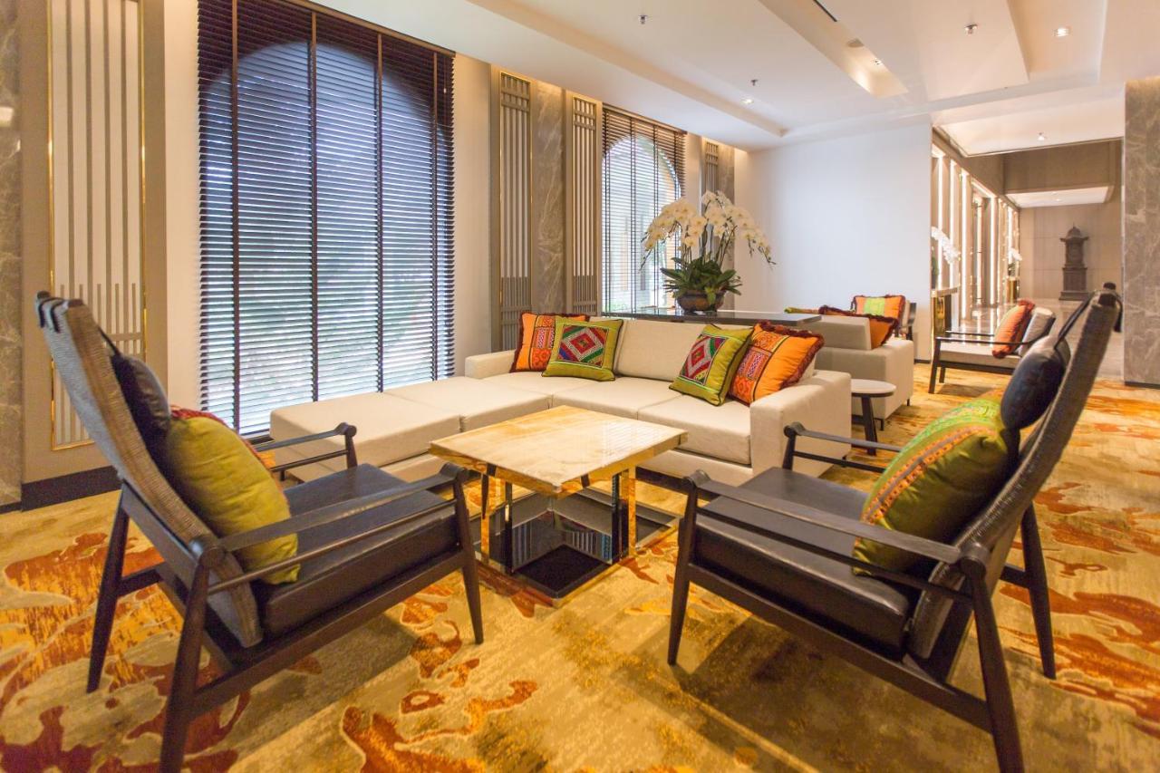 The Heritage Chiang Rai Hotel And Convention Екстер'єр фото The lounge at the airport