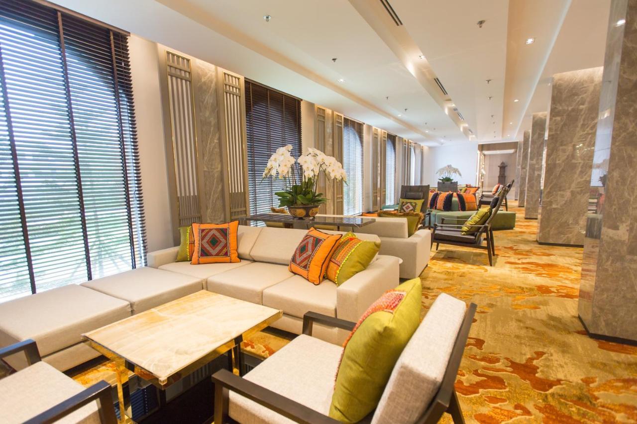 The Heritage Chiang Rai Hotel And Convention Екстер'єр фото The lobby of the hotel