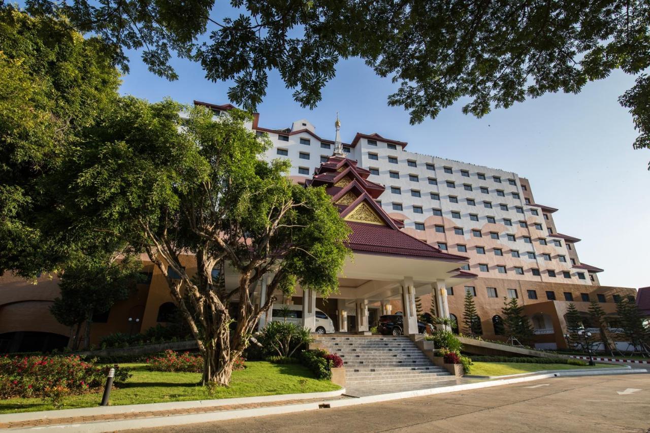 The Heritage Chiang Rai Hotel And Convention Екстер'єр фото The Royal Thai Police Hospital