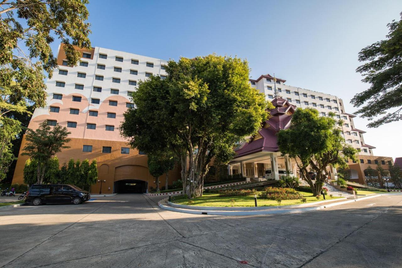 The Heritage Chiang Rai Hotel And Convention Екстер'єр фото The University Tower
