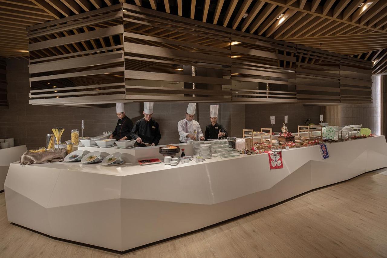 The Heritage Chiang Rai Hotel And Convention Екстер'єр фото Live Kitchen