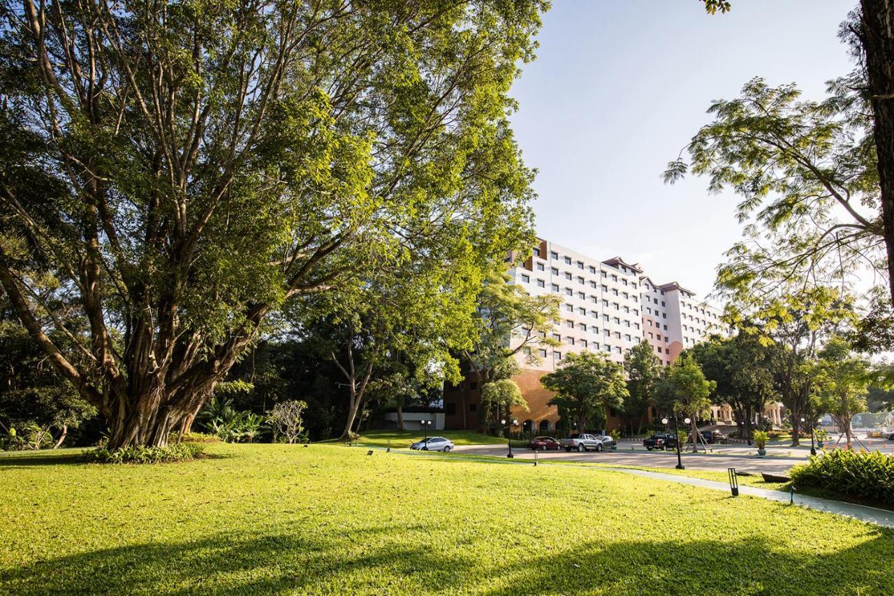 The Heritage Chiang Rai Hotel And Convention Екстер'єр фото The University of Western Australia