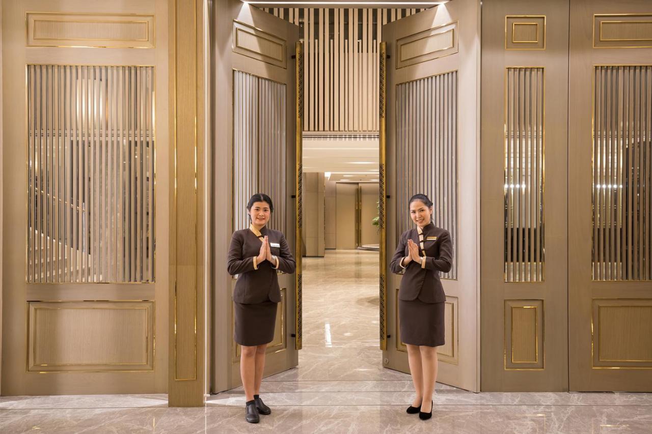 The Heritage Chiang Rai Hotel And Convention Екстер'єр фото The hotel's lobby